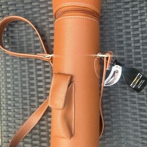 Leather‎ wine bottle carrier
